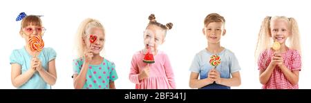 Mignons petits enfants avec des sucettes sur fond blanc Banque D'Images