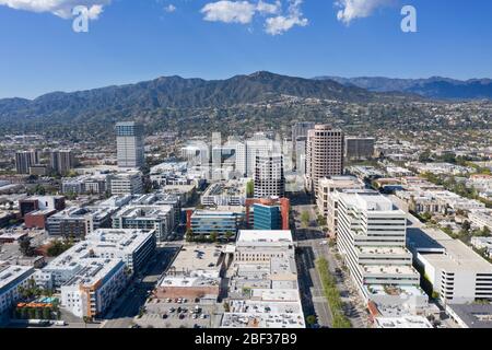 Vue aérienne sur Brand Boulevard dans le centre-ville de Glendale, Californie Banque D'Images