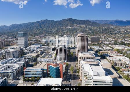 Vue aérienne sur Brand Boulevard dans le centre-ville de Glendale, Californie Banque D'Images