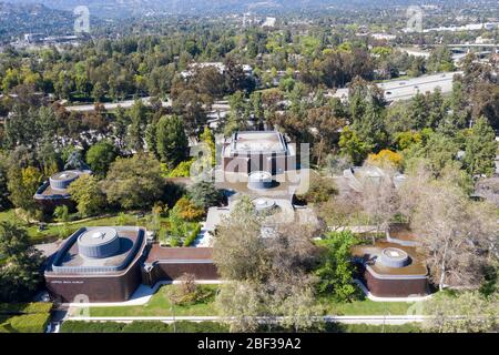 Vue aérienne au-dessus du campus du Norton Simon Museum à Pasadena, Californie Banque D'Images