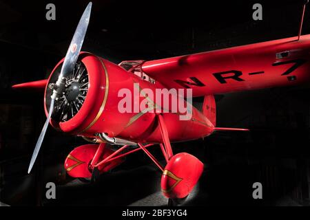 Lockheed Vega 5 B Amelia Earhart. NR7952. Monoplan de cabine à grande vitesse avec ailes à cantilever et conception rationalisée. Les 20 et 21 mai 1932, Amelia Earhart survola cette Vega de l'océan Atlantique devenant la première femme à voler, et seulement la deuxième personne à solo, l'Atlantique. Banque D'Images