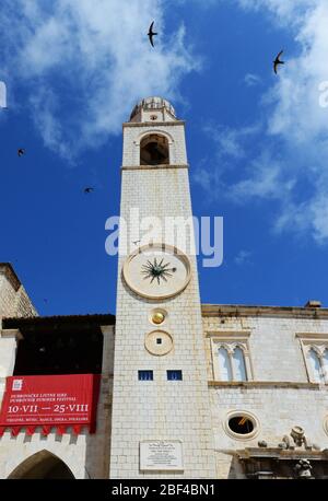 La tour de l'horloge à Stari Grad, en Croatie. Banque D'Images