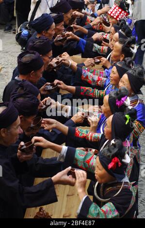 Le 23 juillet 2006, le 50ème anniversaire de la fondation de la préfecture autonome de Qiandongnan Miao et Dong à Guizhou, capitale de la République autonome Banque D'Images