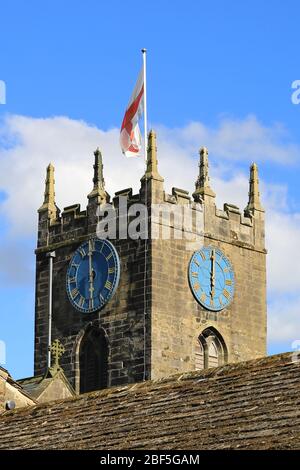 St Michael et l'église de tous les Anges à Haworth, dans le West Yorkshire. Patrick Bronte, père des sœurs Bronte, a été ministre de la paroisse. Banque D'Images