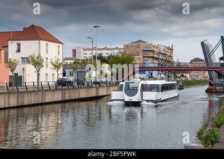 Calais, France - 07 mai 2019 : Majest'in de Calais.le plus grand est un bateau utilisé pour transporter le peuple de la ville de Calais Banque D'Images