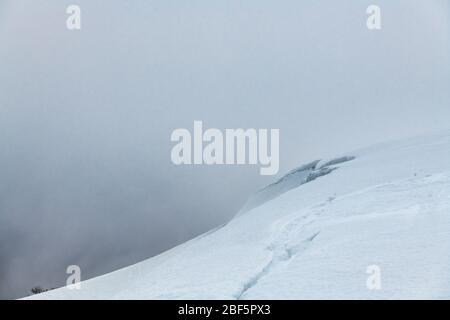 La Crète enneigée dans les Vosges en France en hiver Banque D'Images