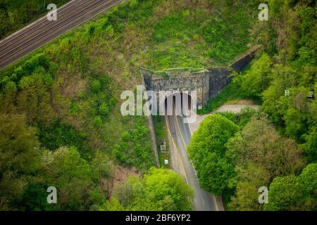 , tunnel ferroviaire à la rue Koellner à Gevelsberg, 09.05.2016, vue aérienne, Allemagne, Rhénanie-du-Nord-Westphalie, Ruhr Area, Gevelsberg Banque D'Images