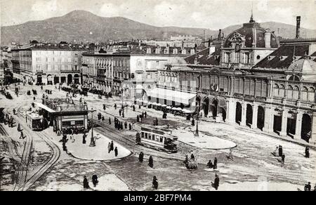Vue de la place Massena a Nice (Alpes-maritimes) - 1910 carte postale Collection privée Banque D'Images