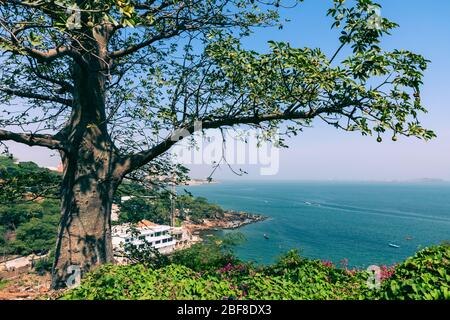 Côte, plage et végétation de Dakar. Dakar. Sénégal. Afrique de l'Ouest. Banque D'Images