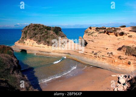 La plage du canal d' Amour dans la région de Sidari, au nord de l''île de Corfou ('Kerkyra'), mer Ionienne, Grèce. Banque D'Images