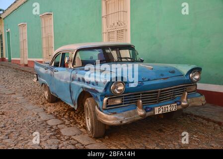 Chevy vintage au patrimoine mondial de l'UNESCO Trinidad, Cuba Banque D'Images