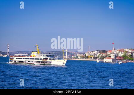Paysage de la Tour de la Maiden. La Tour de la Maiden est sur les eaux d'Uskudar et peut être considérée comme la pierre angulaire du Bosphore. Banque D'Images