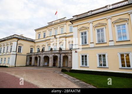 Pulawy, Pologne - 30 OCTOBRE 2019: Le palais baroque de Czartoryski à Pulawy sur la Vistule construit en 1671-1679, Pologne Banque D'Images