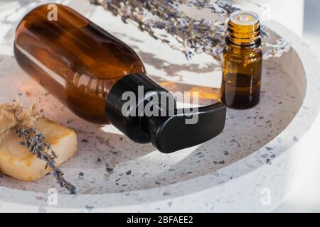 Cosmétiques naturels à la lumière du soleil Banque D'Images