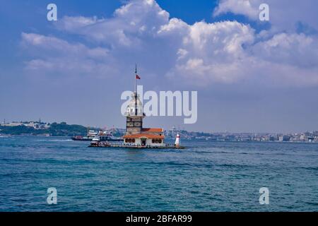 Paysage de la Tour de la Maiden. La Tour de la Maiden est sur les eaux d'Uskudar et peut être considérée comme la pierre angulaire du Bosphore. Banque D'Images