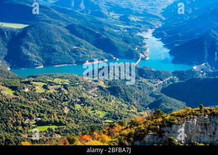 La vallée du réservoir de Baells (près de Berga, Catalogne, Espagne). Banque D'Images