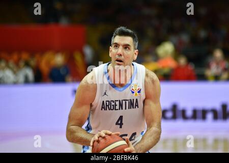 Luis Scola (Argentine) tournage d'un coup franc. Coupe du Monde de Basket-ball de la FIBA, Chine 2019. Premier tour Banque D'Images