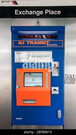 NJ Transit Ticket machine pour le métro à Exchange place, Jersey City, New Jersey Banque D'Images