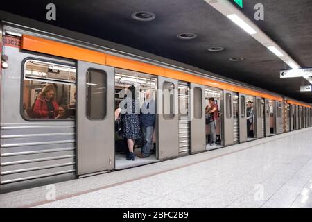 Athènes, Grèce - 30 novembre 2019 : les stations de métro ou à Athènes, Grèce Banque D'Images