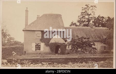 Victorian CDV (carte de Visite) montrant un cottage au toit de chaume à Durley, près de Winchester, Hampshire, Angleterre. Banque D'Images