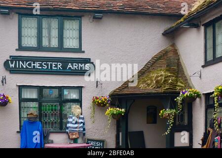 Kesgrave, Suffolk, Royaume-Uni - 18 avril 2020: Le Bell Inn a été temporairement renommé Winchester Arms après le film zombie Shaun of the Dead. Banque D'Images