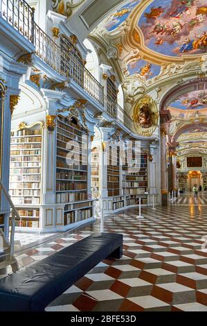 Bibliothèque absolument unique à l'abbaye d'Admont, Autriche Banque D'Images