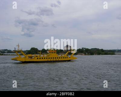 Un ferry local à Karlskrona, en Suède Banque D'Images