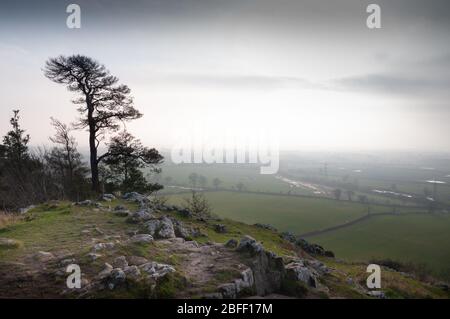 Vue pittoresque depuis le sommet de Haughmond Hill. Un petit affleurement rocheux dans le comté anglais de Shropshire surplombant la ville de Shrewsbury. Banque D'Images