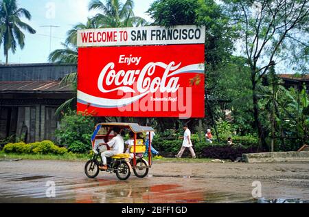 CocaCola signe à San Francisco, Mindanao, Philippines, Mars 1996 Banque D'Images