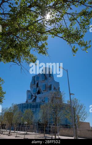 LUMA Arles centre culturel bâtiment recouvert d'aluminium par l'architecte Frank Gehry à Arles, France, Europe Banque D'Images