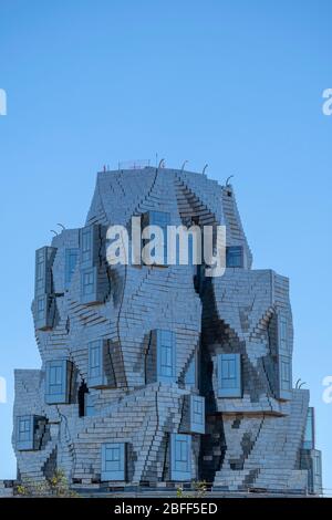 LUMA Arles centre culturel bâtiment recouvert d'aluminium par l'architecte Frank Gehry à Arles, France, Europe Banque D'Images