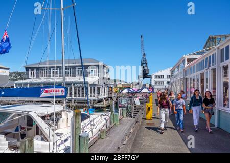 Promenade en bord de mer à Queens Wharf, Wellington, Nouvelle-Zélande Banque D'Images