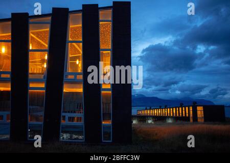 Façade de l'hôtel Remota Hotel, Puerto Natales, baie d'Ultima Esperanza, région de Magallanes Patagonia, Chili Banque D'Images