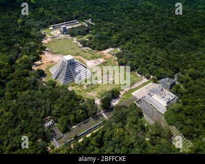 Vue aérienne de la Ruin maya de Chichen Itza site archéologique Yucatan Peninsula, Quintana Roo, côte des Caraïbes, Mexique Banque D'Images