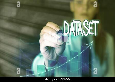 Jeu de données de texte d'écriture manuscrite. Collection de photos conceptuelles de nombres ou de valeurs qui se rapportent à un sujet particulier Banque D'Images