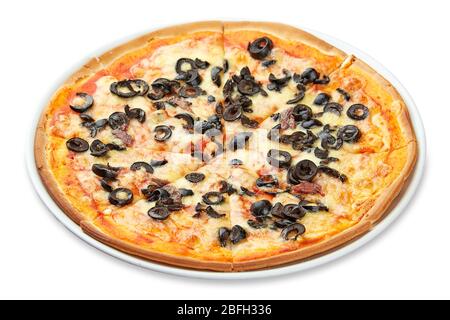 Pizza italienne traditionnelle naples isolée sur fond blanc avec chemin de découpe Banque D'Images