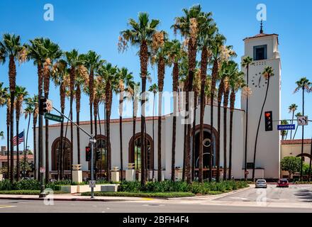 Le bâtiment principal et les jardins de Union Station, à Los Angeles, en Californie. Banque D'Images