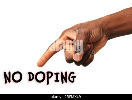 Arrêter le concept de dopage. Main humaine pointant sur le texte isolé sur blanc Banque D'Images