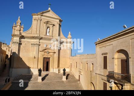 La cathédrale historique de l'Assomption à Victoria, la capitale de l'île de Gozo à Malte. L'église historique fut dédiée en 1716. Banque D'Images