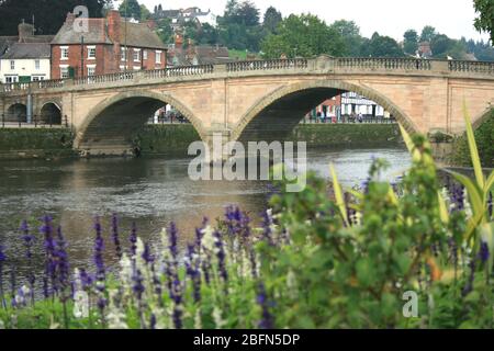 Pont sur la rivière Severn, Bewdley, Worcestershire. Conçu par Thomas Telford, construit en 1798. Banque D'Images