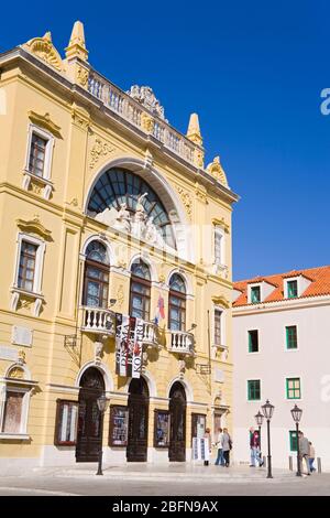 Théâtre National de Split à Gaje Bulata Square, Split, Croatie, Europe Banque D'Images