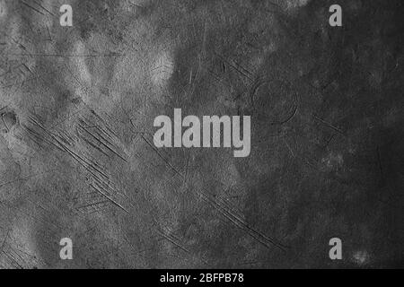 Texture de fond de plaque en laiton brossé, surface métallique avec rayures et bosses, mise au point sélective Banque D'Images