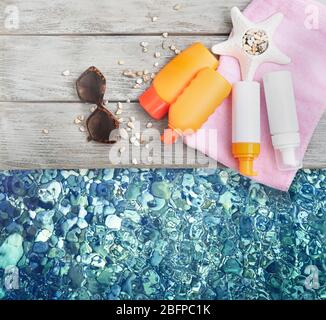 Plage d'été situé sur l'arrière-plan d'eau de piscine Banque D'Images