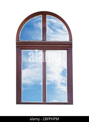 Vue du ciel bleu à travers la fenêtre sur fond blanc Banque D'Images