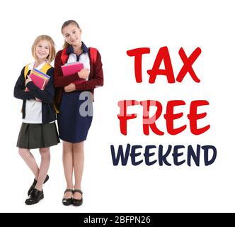 Filles avec livres et texte TAXE WEEK-END LIBRE sur fond blanc Banque D'Images