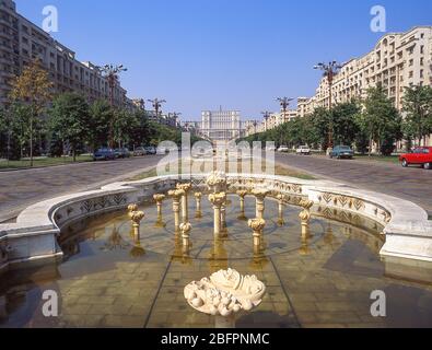 Palais du Parlement au bout du boulevard Unirii, Bucarest (Bucharesti), Roumanie Banque D'Images