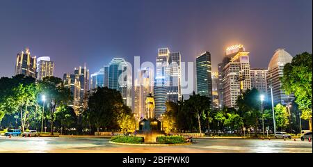 Horizon nocturne de Jakarta, la capitale de l'Indonésie Banque D'Images