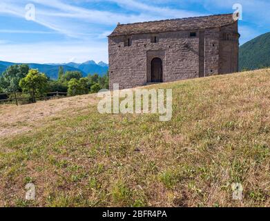 Iglesia de San Juan de Busa o San Juan Bautista de Busa. Biescas. Huesca. Aragón. Pirineos. España Banque D'Images