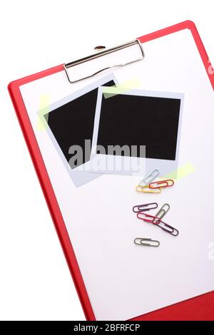 Papiers photo et dossier avec des papiers isolés sur blanc Banque D'Images
