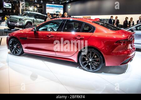 Bruxelles, Belgique, Jan 2020 Jaguar XE 180 se, Brussels Motor Show, berline de luxe compacte à quatre portes fabriquée et commercialisée par Jaguar Banque D'Images